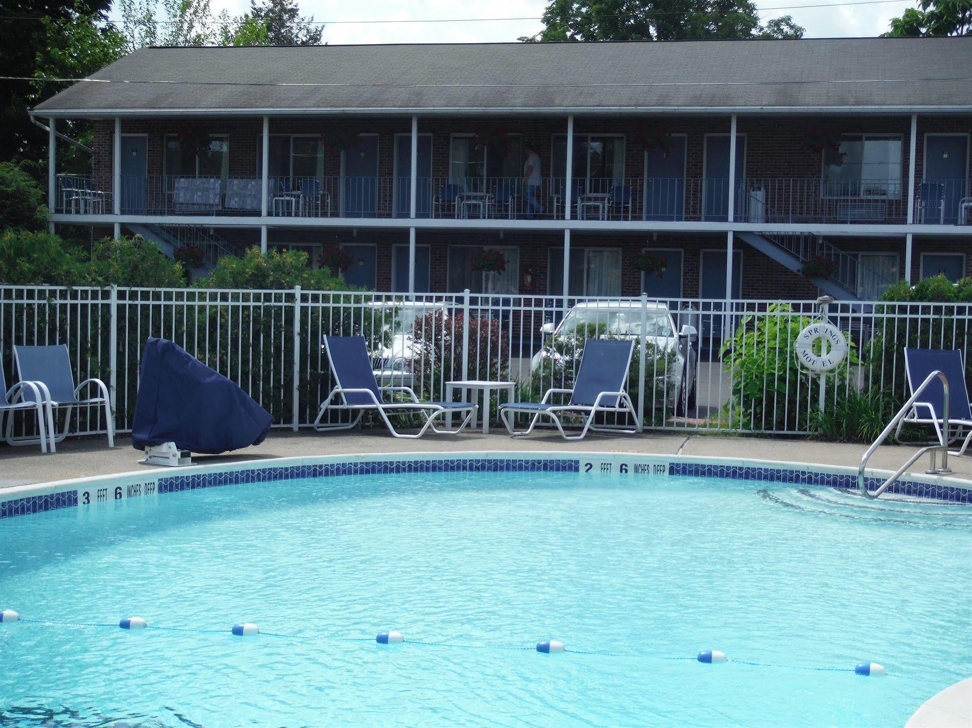The Springs Motel Saratoga Springs Esterno foto