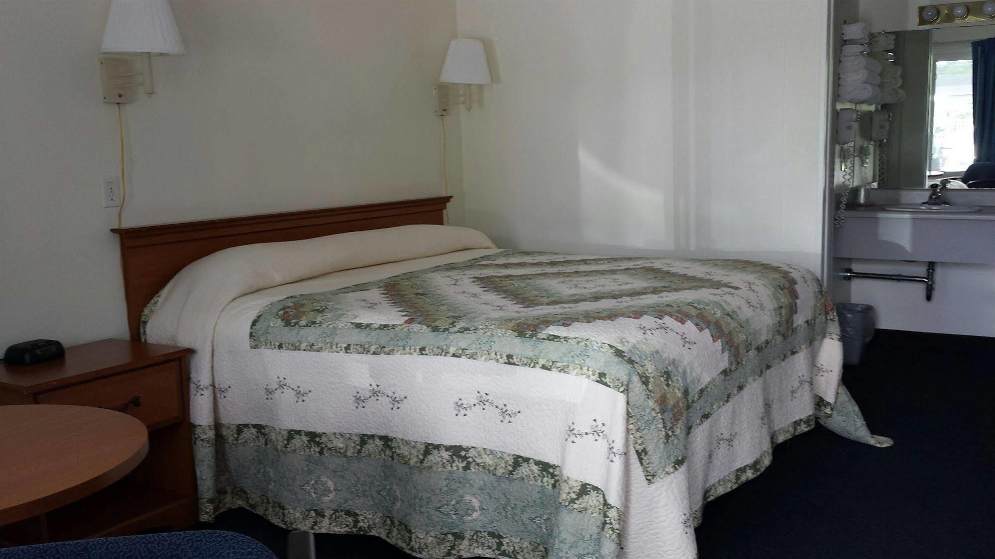 The Springs Motel Saratoga Springs Esterno foto